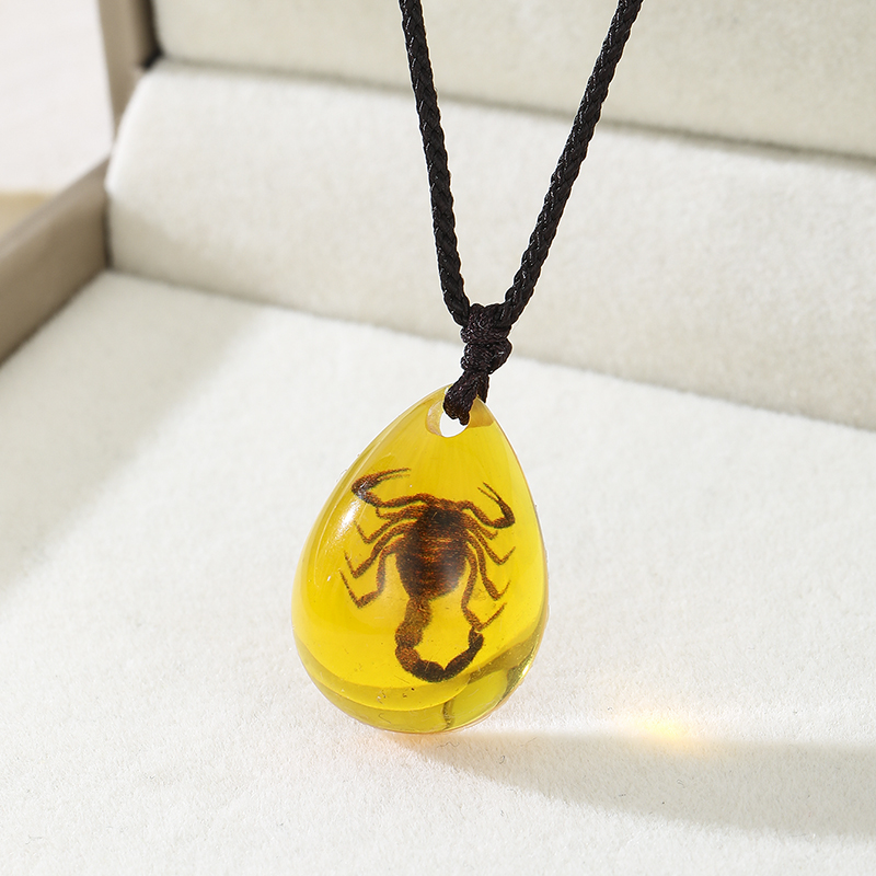 Ретро-ожерелье с подвеской из  – обзор и цена Resin Art Necklace